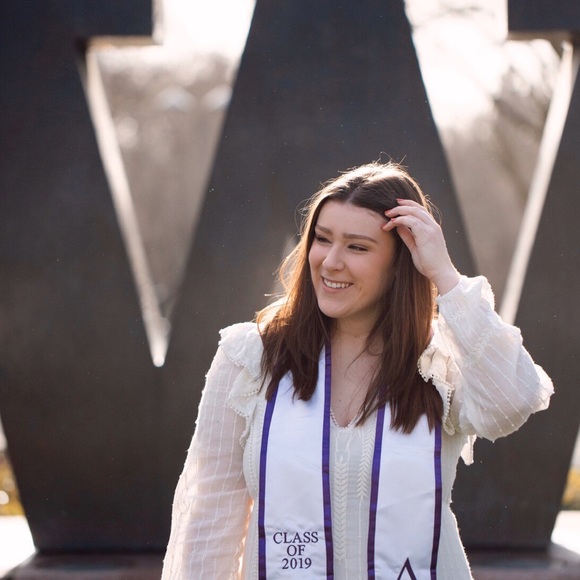 Meet your Posher, Katie - Picture 1 of 1